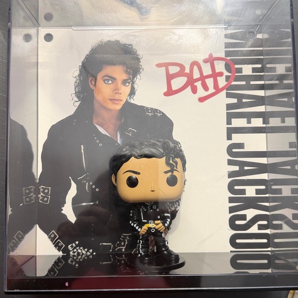 Funko Pop! Albums collectibles iconic albums, "Thriller" and "Bad". - Picture 4 of 7